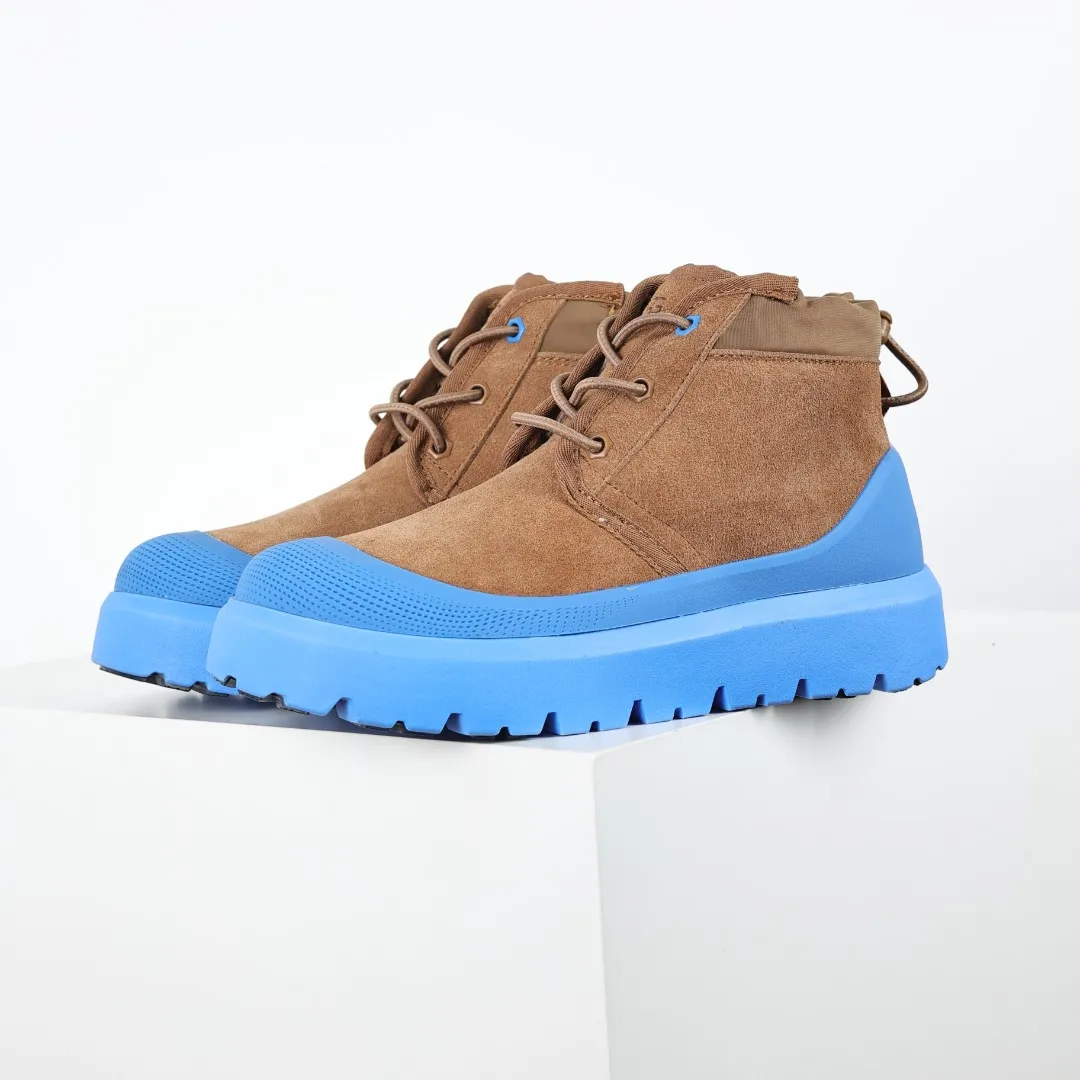 Pick up locally 💰660 Core recommendation Good price It is a very suitable choice for keeping warm in winter and at home. In the new year, uug launched a series of styles, which are partial to the preferences of young consumers and have also moved to the forefront of fashion trends. Shoe body material Water-repellent coated suede upper 17mm UGGPURE™ implantable wool insole Lightweight non-slip comfortable rubber outsole With brand LOGO trademark Comes with a full set of packaging Size: 35 36 37 38 39 40 41 42 43 44 45
